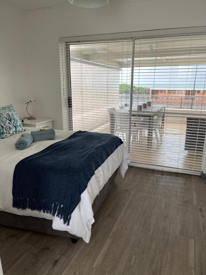 Harbour House 25