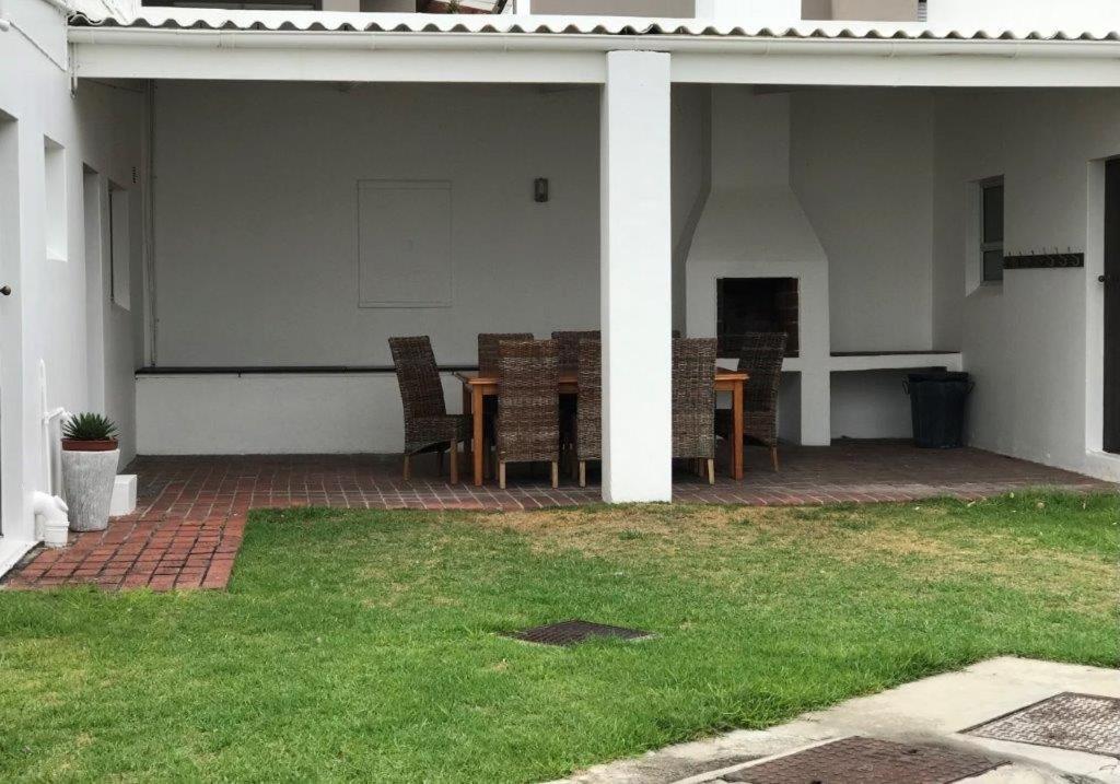 Harbour House 25 Apartment Struisbaai